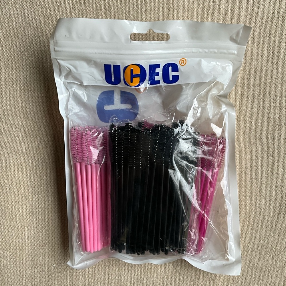 COSMETIC BRUSHES